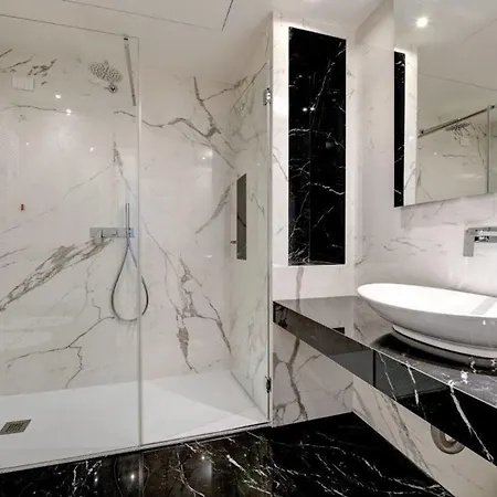 Two-Room Apartments With A Chic View * Saló