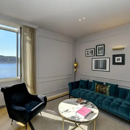 Two-Room Apartments With A Chic View * Saló